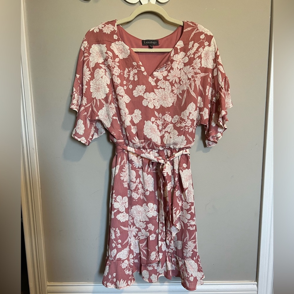 LUXOLOGY Pink floral dress!